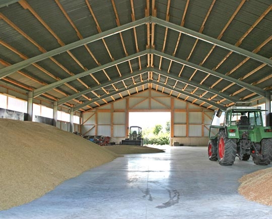 Prefabricated steel goods warehouse